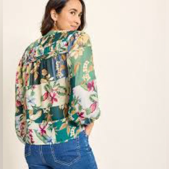 NWT Tommy Bahama Hightide Flora Pintuck Blouse - Picture 3 of 5